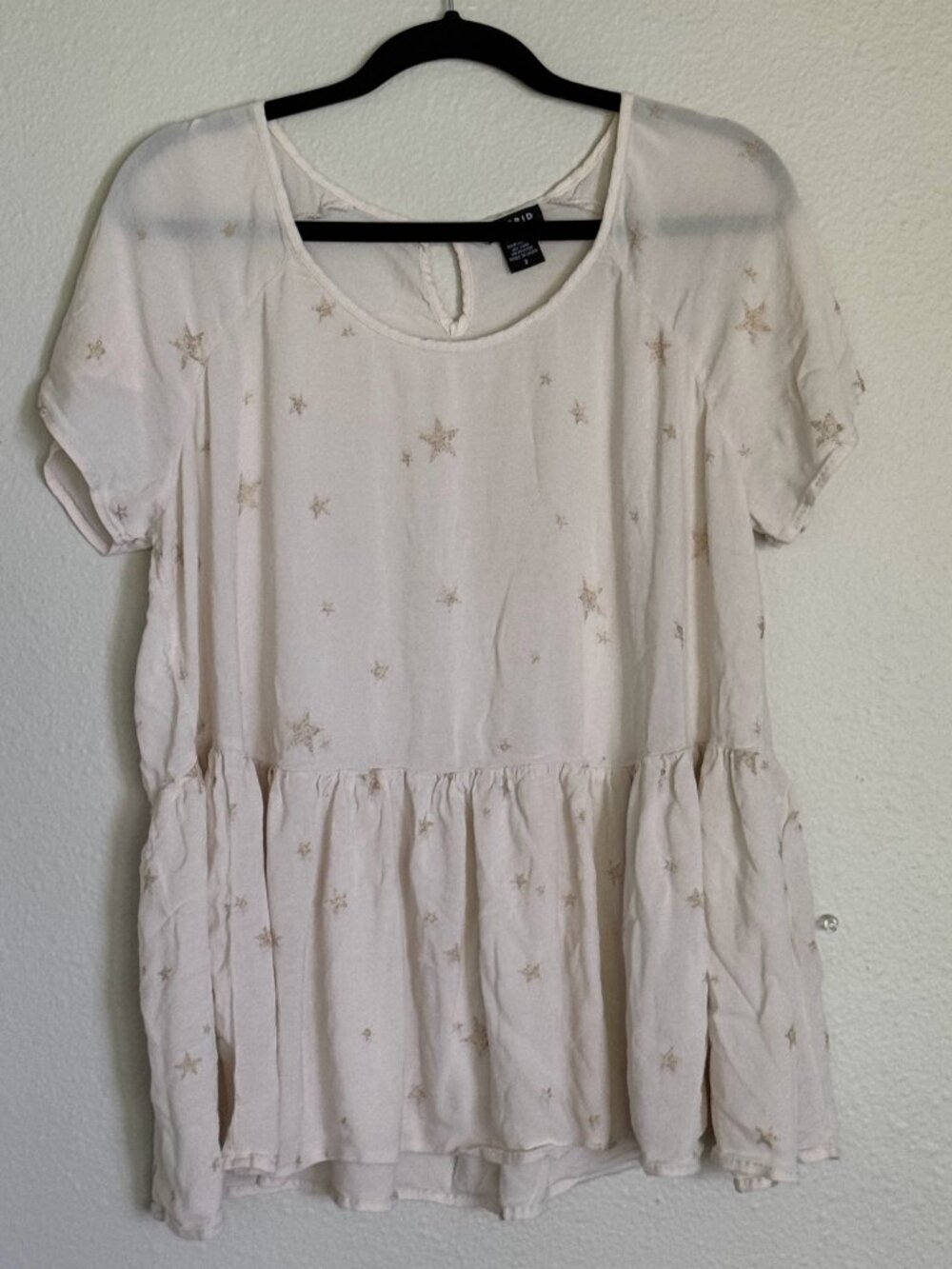 Torrid Foil Star Crepe Ruffle Babydoll Blouse Ivory Gold Plus Size 2 10835293